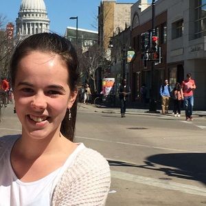 Meet your Posher, Liz